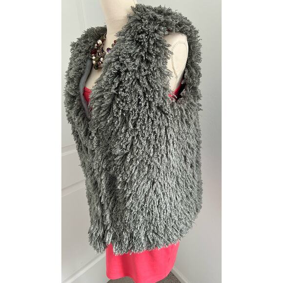 Simply Vera Wang Faux Fur Open Front Sleeveless Gray Vest Jacket SIze L/XL - Picture 3 of 8